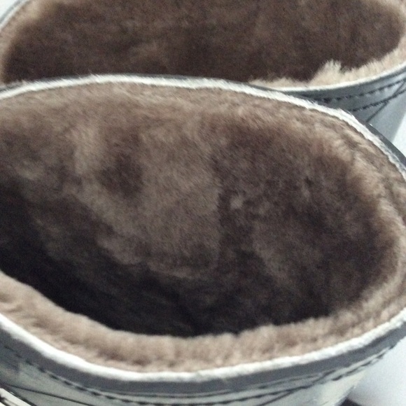 FRYE  Black Rubber Dorado Riding Boot Shearling FITS SIZE 5.5 - Picture 3 of 9